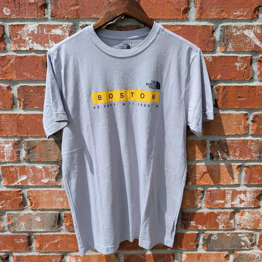 The North Face T-Shirt Mens Medium Grey Boston Graphic Slim Fit Short Sleeve